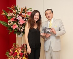 Violinist Ms. Lina Tur Bonet, Director, Memorial Gallery of Toshima Yasumasa Shigyo Sosyu
