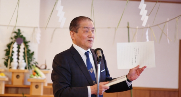 第一回「戦う僕ら小国民」顕彰鎮魂の会　令和四年度 の最後に挨拶をする発起人代表 執行草舟